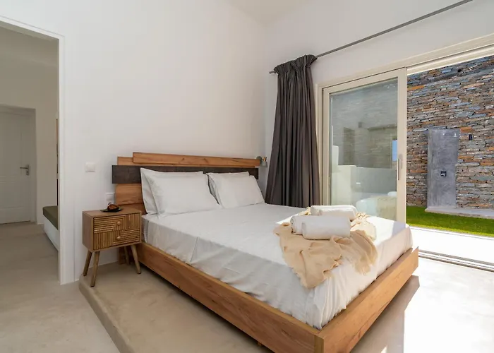 Gaia & Thalassa Nafsika Otzias